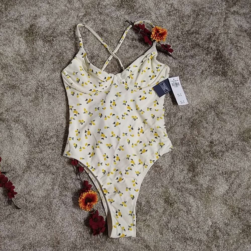 NWT abercrombie & fitch bathing suit